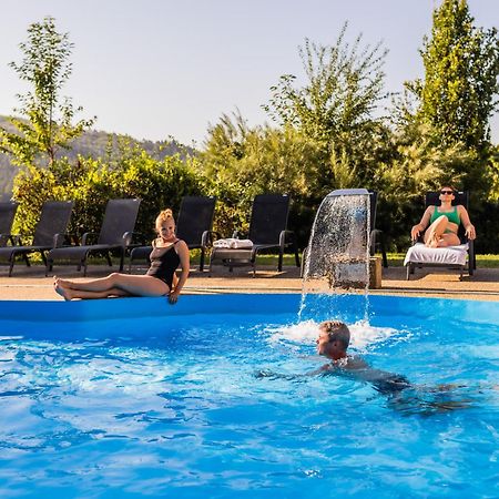 Lazensky A Wellness Hotel Nivamare 鲁哈科维斯 外观 照片