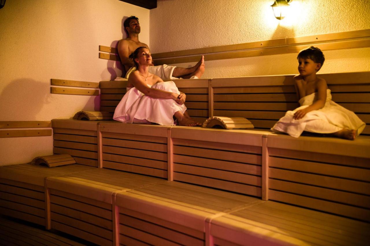 Lazensky A Wellness Hotel Nivamare 鲁哈科维斯 外观 照片