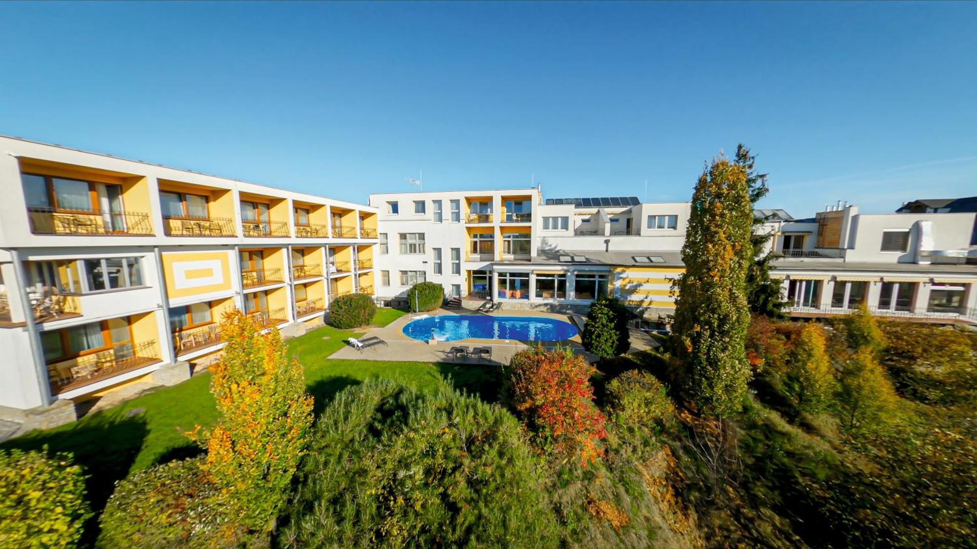 Lazensky A Wellness Hotel Nivamare 鲁哈科维斯 外观 照片