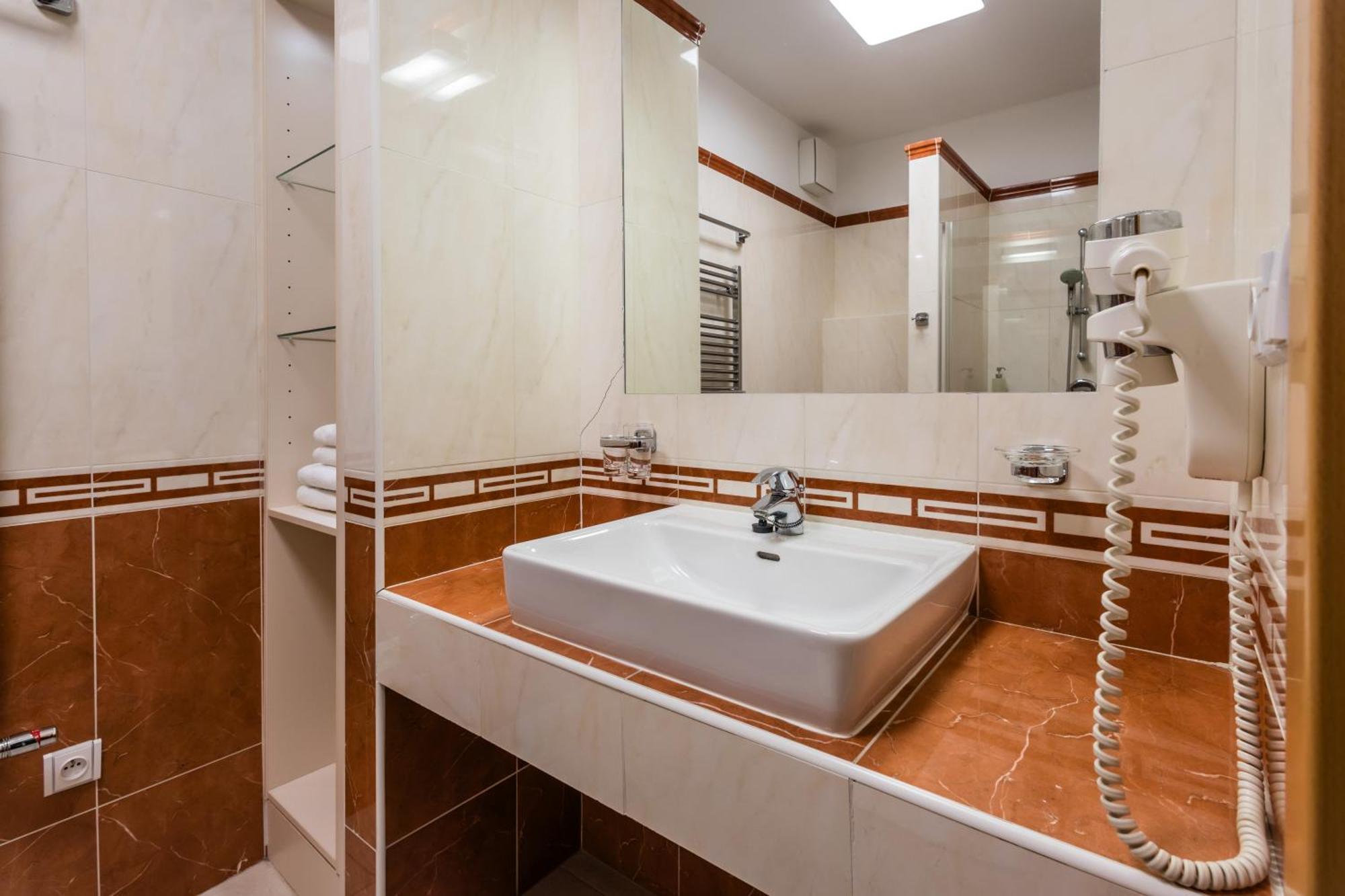 Lazensky A Wellness Hotel Nivamare 鲁哈科维斯 外观 照片