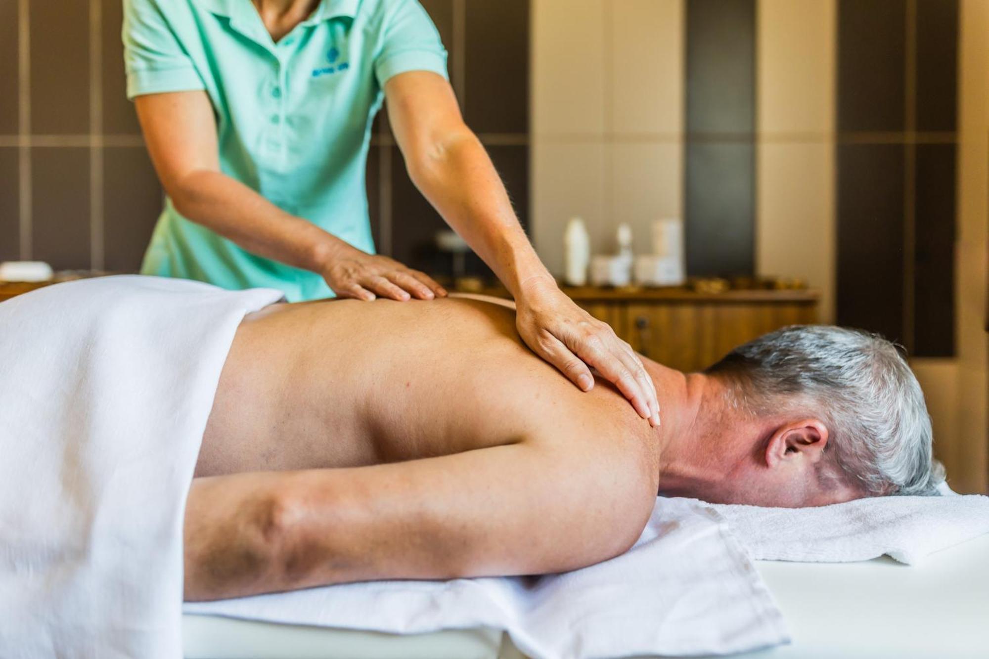 Lazensky A Wellness Hotel Nivamare 鲁哈科维斯 外观 照片